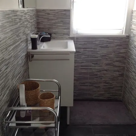 Chalet Independant Avec Piscine Et Jaccusi Proche Centre Ville Дом отдыха Сен-Рафаэль